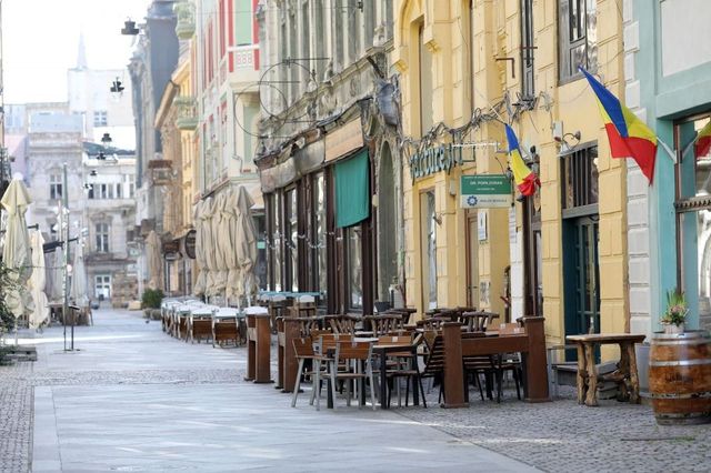 Poliția solicită patronilor de restaurante din București să semneze că nu deschid terasele de luni