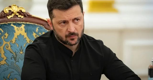 Nejlepší sankce proti Rusku jsou požáry jeho rafinérií, pochvaluje si Zelenskyj