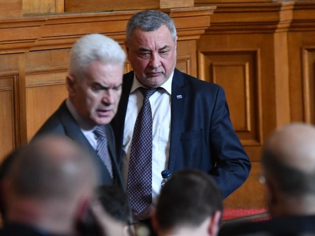 Волен Сидеров вече не е председател на парламентарната група на Обединените патриоти