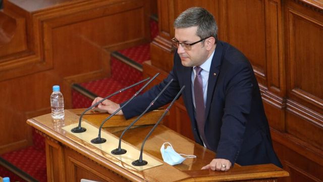 Тома Биков обвини БСП, че участват в сценарий на ОПГ