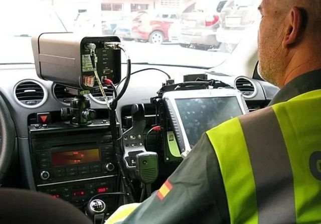 La DGT estrena este verano 32 nuevos radares, 7 fijos y 25 de tramo