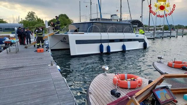 Cade da catamarano e viene presa dall'elica, morta donna