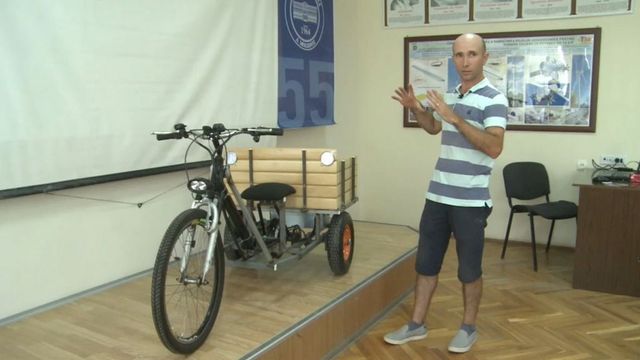 Doi profesori de la Universitatea Tehnică a Moldovei au construit o tricicletă electrică