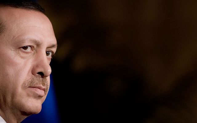 Tensiuni în Mediterana: Președintele turc Erdogan îi califică drept ″lacomi și incompetenți″ pe liderii Greciei și Franței