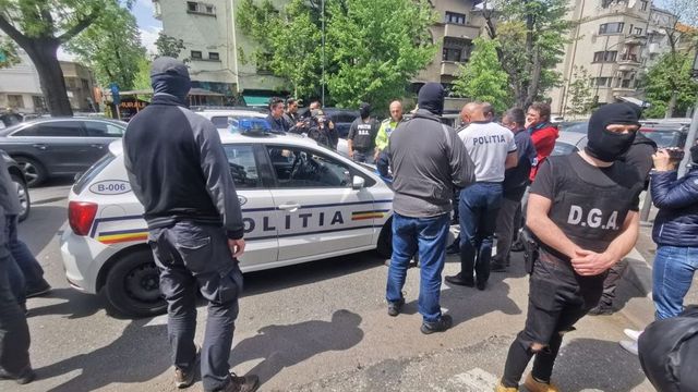 Poliții de la Rutieră acuzați de corupție, trimiși în judecată