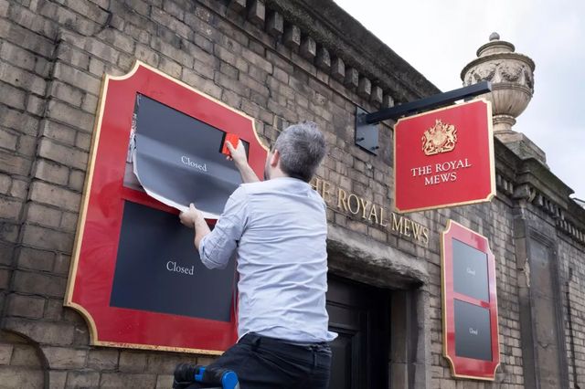 Bărbat arestat după ce încercat să pătrundă în grajdurile regale de lângă Palatul Buckingham