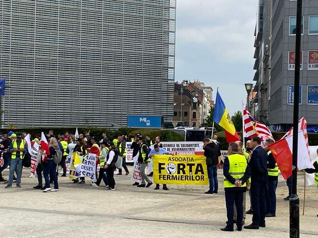 Reprezentanții Asociației Forța Fermierilor au participat la un protest la Bruxelles