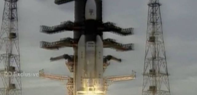India a anunțat că a pierdut contactul cu astronava Chandrayaan-2 chiar înainte de aselenizare