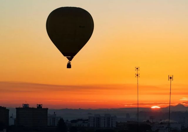 Al menos ocho muertos al caer un globo aerostático con turistas en Brasil