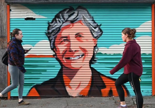 Irlanda elige a la progresista Catherine Connolly como presidenta