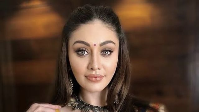 Shefali Jariwala, Bigg Boss fame, dies at 42 due to cardiac arrest