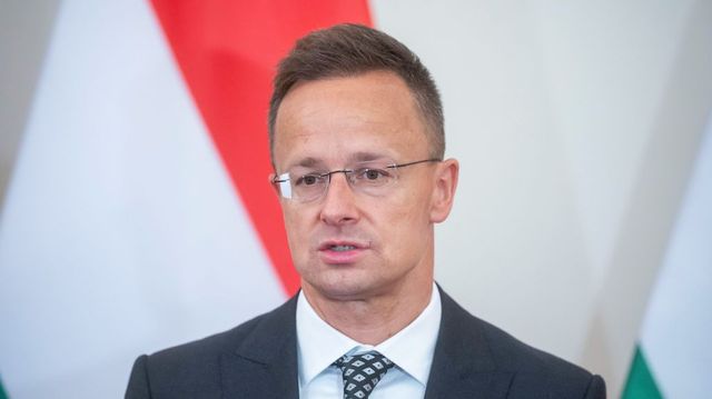 Szijjártó Magyarország-ellenes propagandának minősítette Zelenszkij Válasz-interjúját