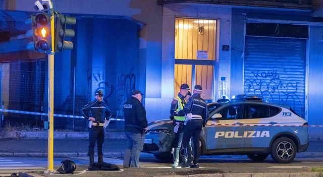 In fuga dalla polizia muore schiantandosi contro un palo