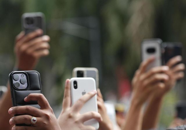 Da oggi in Ue l'etichetta di sostenibilità per smartphone