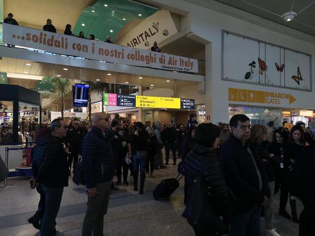Sardegna a rischio isolamento tra Air Italy in liquidazione e blocco Moby-Tirrenia