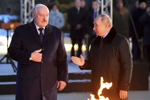 Lukașenko îl contrazice pe Putin: Atacatorii din Moscova au încercat să fugă prin Belarus