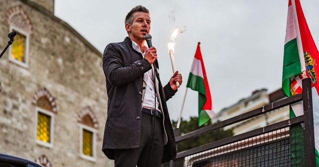 Kezdődik Magyar Péter tüntetése Pintér Sándor lemondásáért – Percről percre