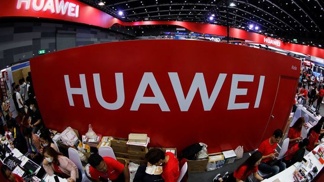 Zaměstnanci Huawei spolupracovali s čínskou armádou na tajných projektech, píše Bloomberg