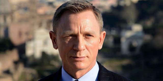 Bond-rajongók az új James Bond-film bemutatásának elhalasztását kérik