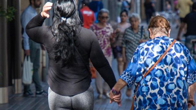 Detenidas dos cuidadoras en Barcelona por estafar medio millón de euros a una anciana de 85 años