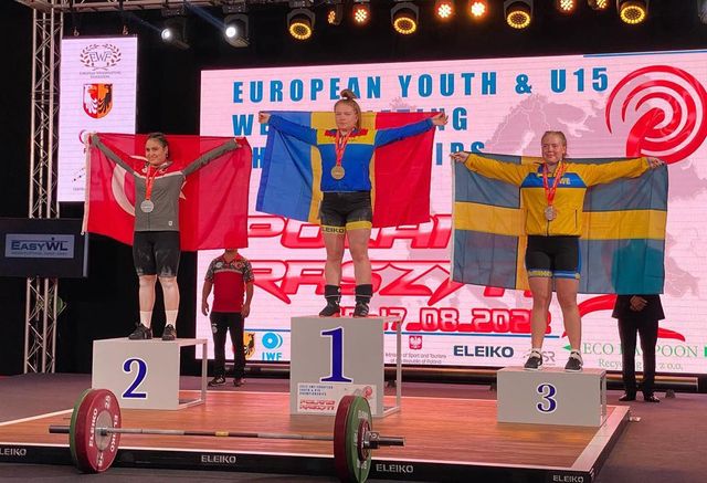 Halterofila Anastasia Ceornopolc a cucerit trei medalii la Campionatul European Under 15
