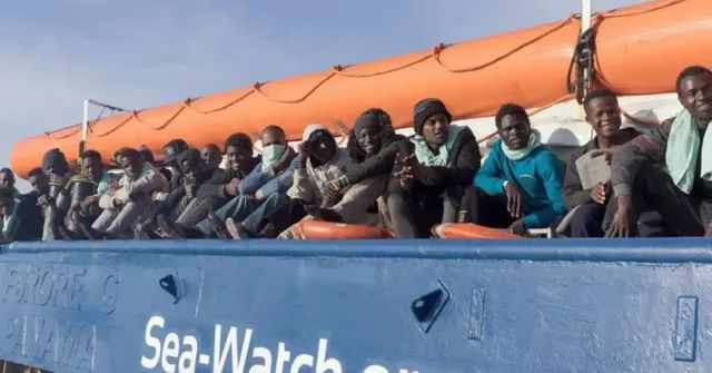 Na Lampeduse je víc migrantů než obyvatel. Přístup zpřísňují Německo a Francie