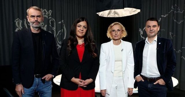 Macinka proti Šlachtovi a Konečné. Glosujeme živě debatu stran na hraně v Blesku