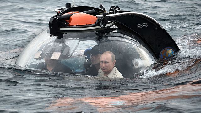 Путин погрузился в батискафе к месту гибели подлодки
