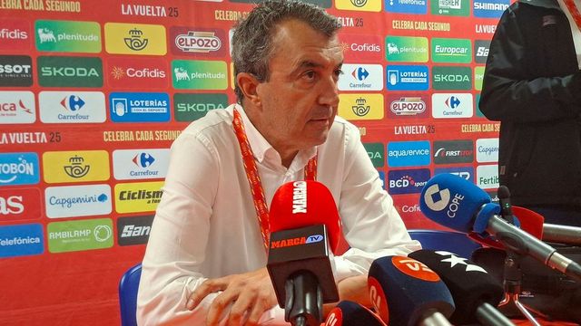 Javier Guillén, director de la Vuelta: “Es ilegal cortar la carrera”