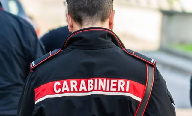 Accoltella e perfora fegato a 15enne, 18enne arrestato