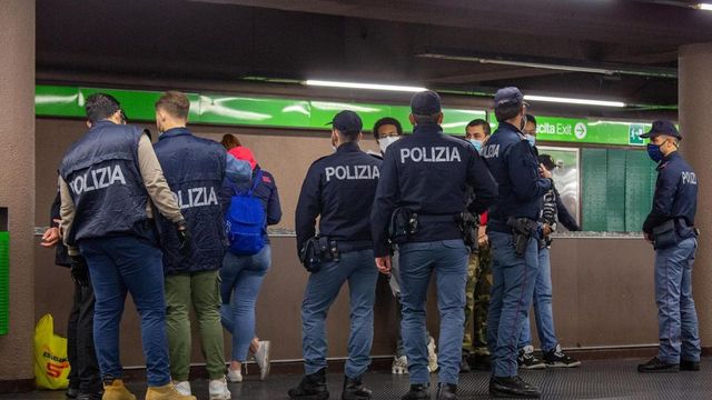 Preso in metro Milano, ricercato per terrorismo in Algeria