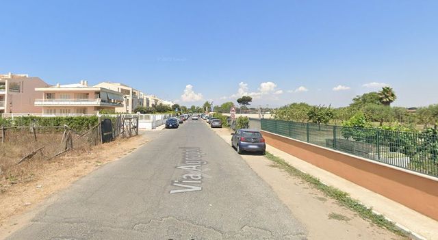 Donna trovata morta a Fregene: indagini in corso, non escluso omicidio