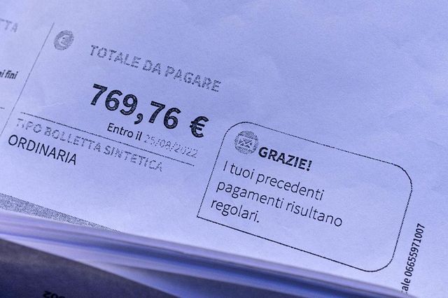 Arriva lo sconto di 200 euro, le bollette diventano chiare