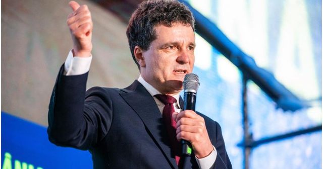 Nicușor Dan a semnat în direct o promisiune majoră care nu intră în atribuțiile președintelui