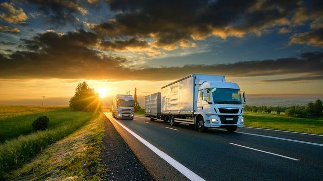 Restricții de circulație pentru transportatorii de mărfuri pe traseele din România
