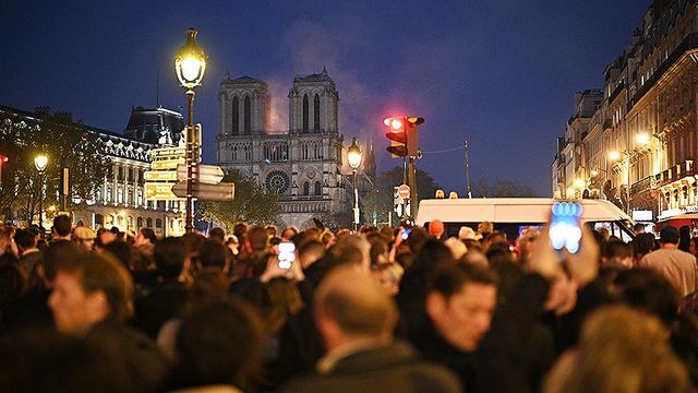 Посол Франции возмутилась из-за шутки украинского политолога над пожаром в Нотр-Дам