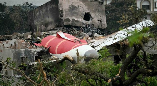 Wsj, comandante Air India spense motori, panico co-pilota