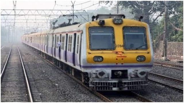 10 Percent Staff of Private Banks Allowed to Travel on Mumbai Local Trains