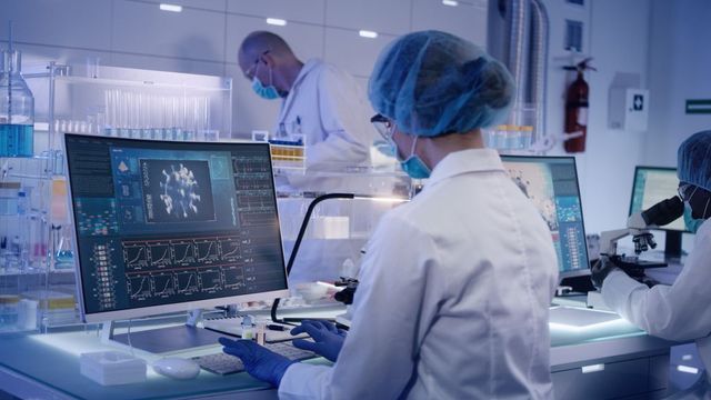 Elsőként Pécsen nyílt meg két nemzeti laboratórium