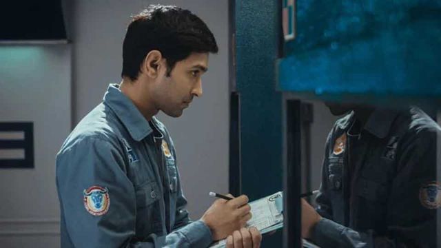 Cargo movie review: Vikrant Massey and Shweta Tripathi's spaceship takes off ingeniously, but runs out of fuel midway