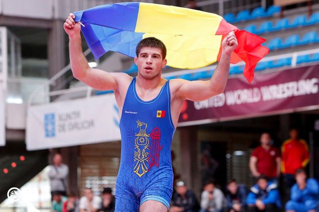 Luptătorul Vasile Diacon a devenit vicecampion mondial printre tineret
