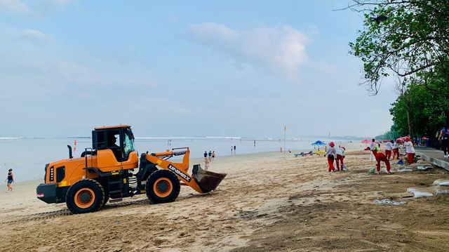 Strandbuldózer gázolt halálra egy turistát egy népszerű olasz üdülőhelyen