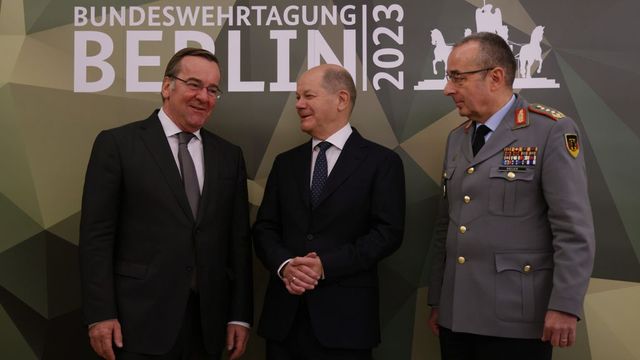 Visszahozná a sorkötelezettséget a német miniszter