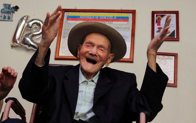 Morto a 114 anni l'uomo più anziano del mondo