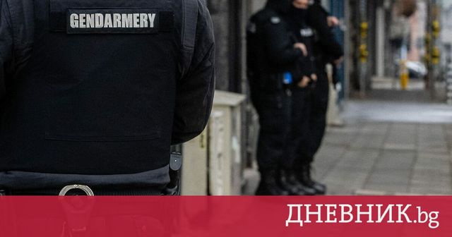 Намушкаха с нож момче в столичен мол