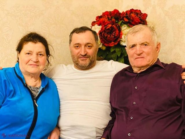 Vlad Filat, într-o poză alături de părinți: Cel mai bine este acasă
