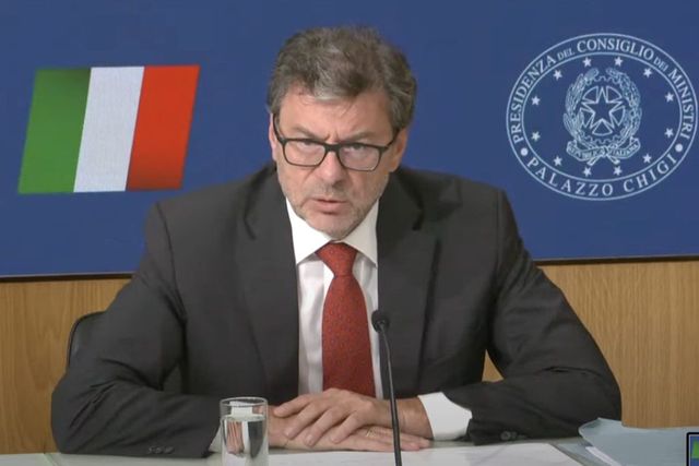 Deficit sale al 4,3%, 14 miliardi per la manovra