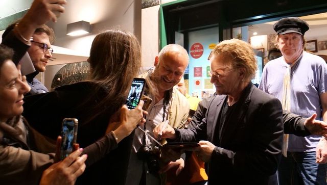 Napoli, Bono festeggia il compleanno in un ristorante del centro