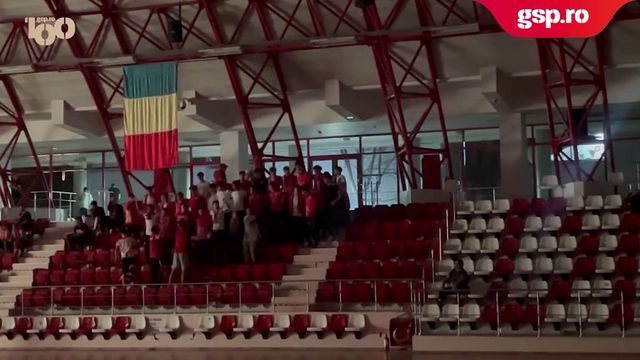 Dinamo - Petrolul. Fanii prezenți în sala din „Ștefan cel Mare își încurajează favoriții