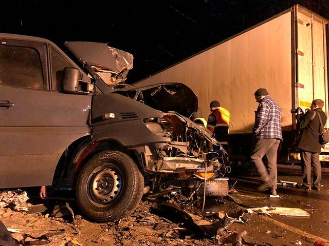 Nyolcan meghaltak egy kisbuszban Oroszországban